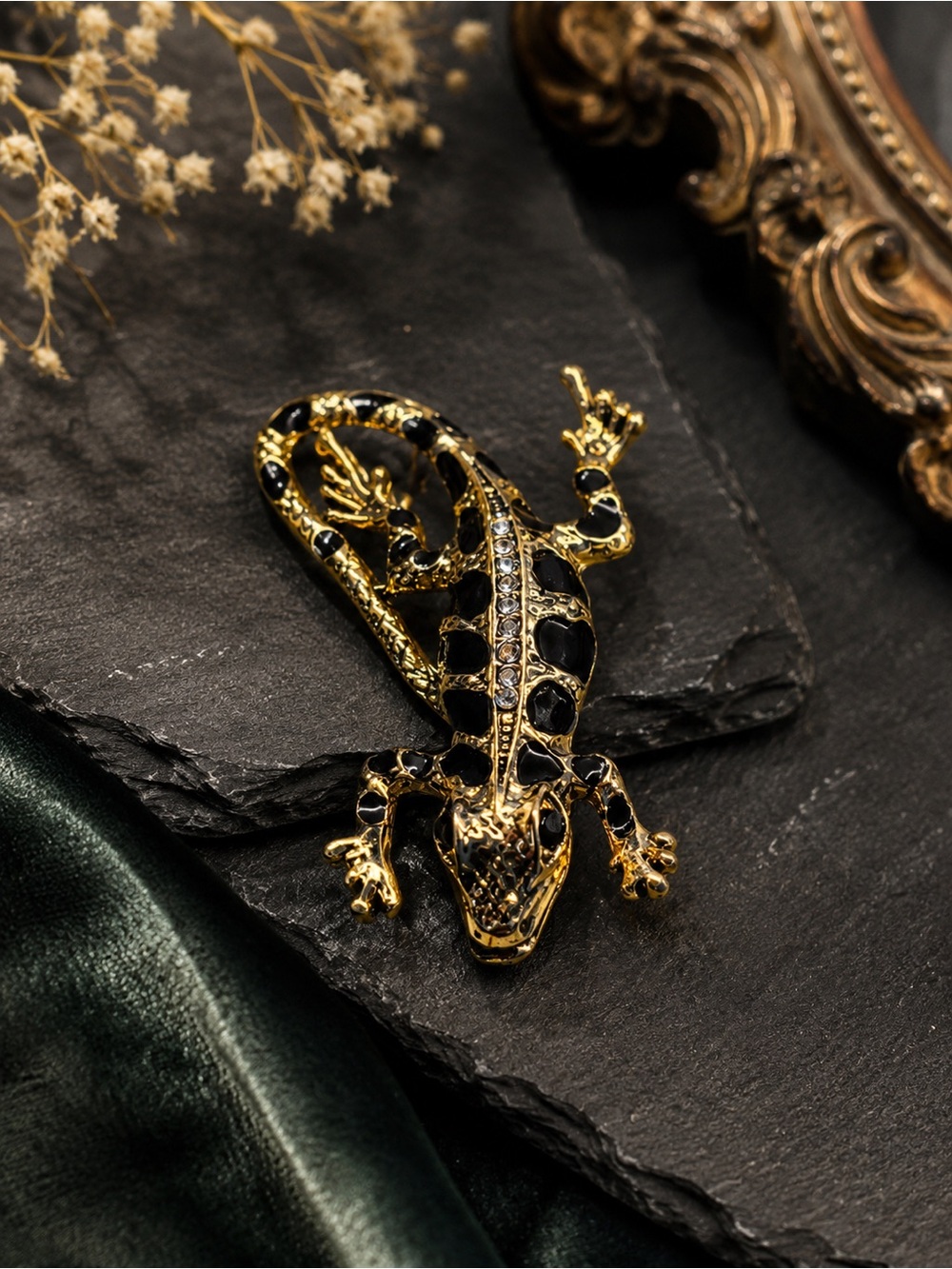 Vintage Black Enamel Lizard Gecko Brooch Gold Tone Rhinestone Figural Pin